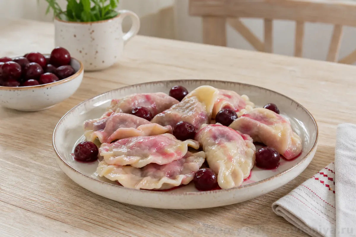 Вареники с вишней
